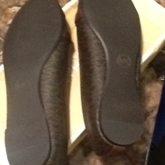 Michael Kors Flats - Picture 2 of 3
